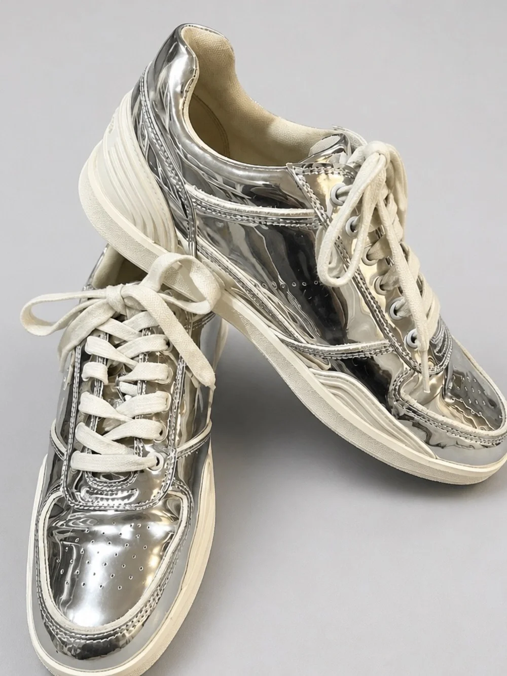 Tory Burch Clover Court Metallic Silver Sneakers Size 8.5
